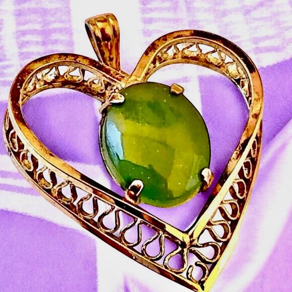 Jade Prong Set Heart Pendant 925 Sterling Silver with Gold Overlay - Picture 1 of 9